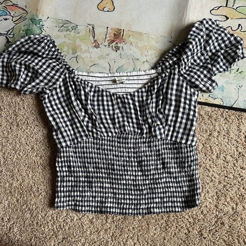 Abercrombie cropped plaid top